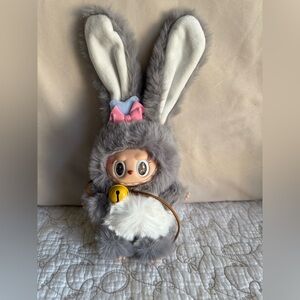 🔥 Fire Sale 🔥
Long Ears Custom Labubu Grey removable Barrett & Bell (1)